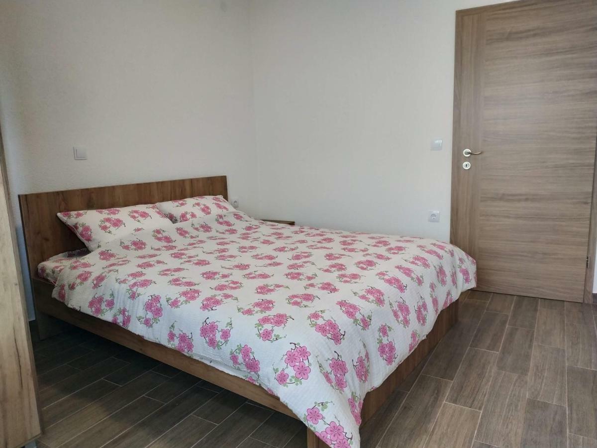 At George'S Apartments Ohrid Exterior photo